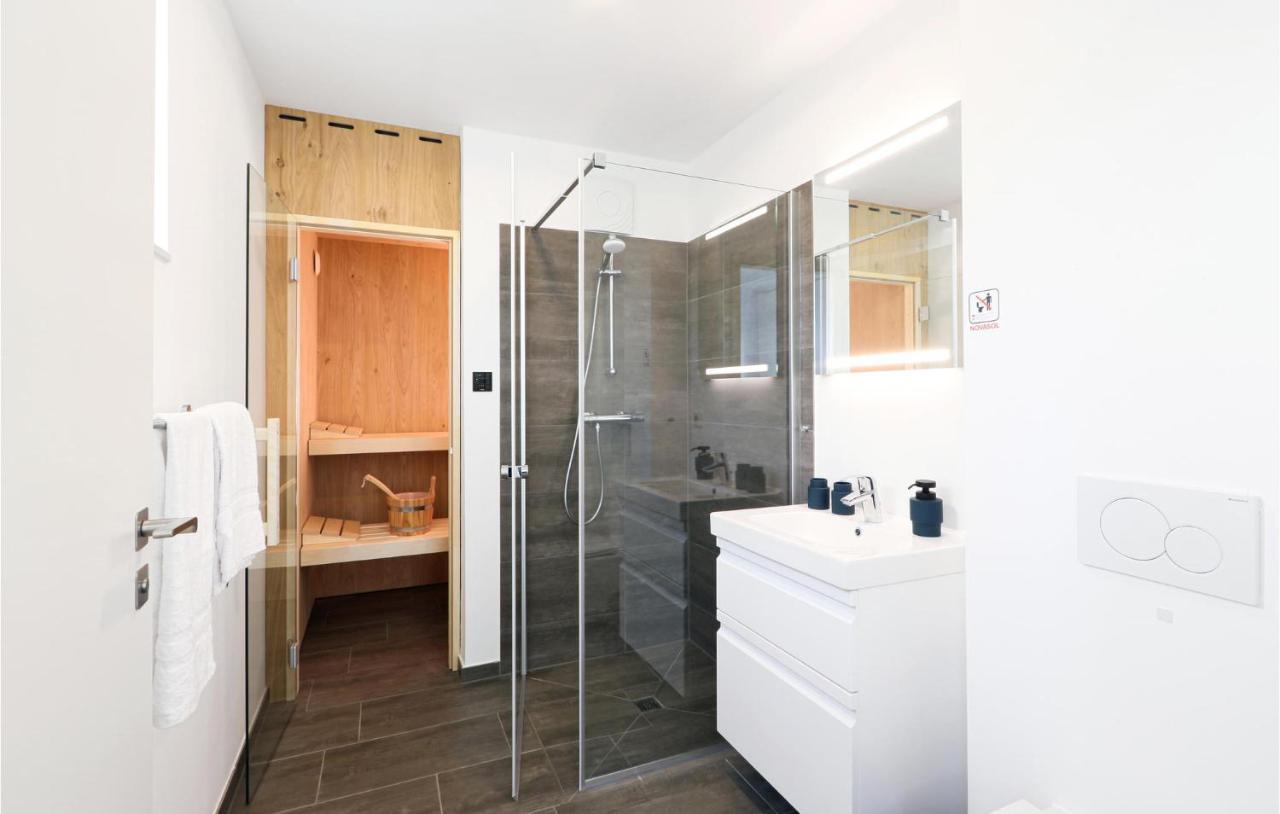 2 Bedroom Awesome Home In Lembruch-Duemmer See Extérieur photo