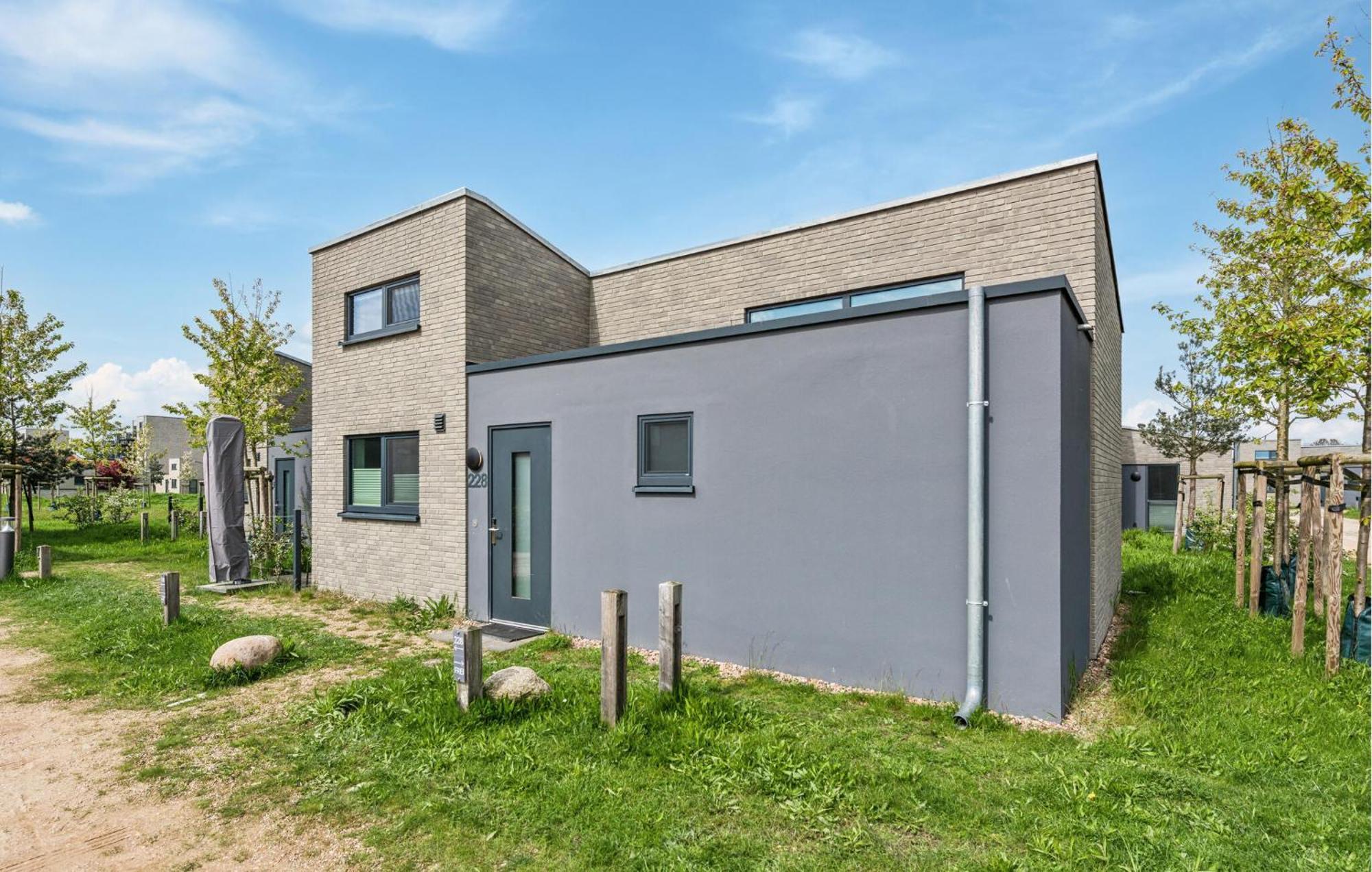 2 Bedroom Awesome Home In Lembruch-Duemmer See Extérieur photo